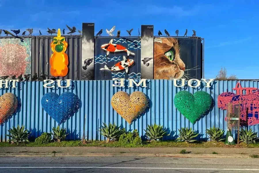 Obras de arte e murais no bairro de 景区, em São Francisco.